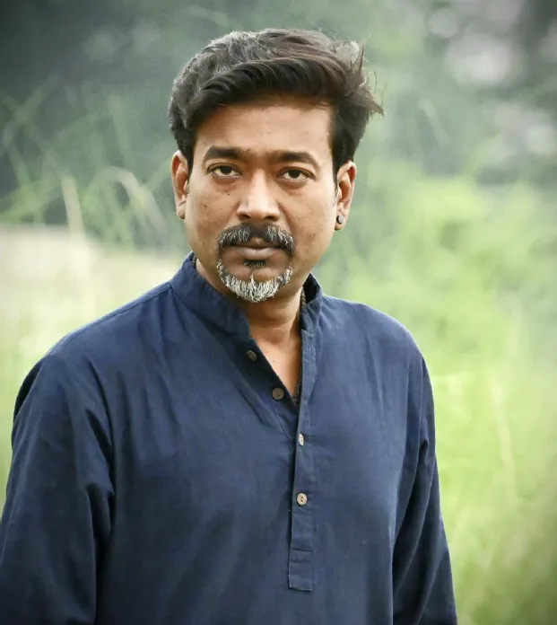 কৃষ্ণেন্দু  চক্রবর্ত্তী ৭